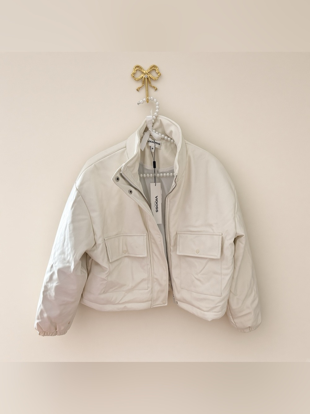 🤍 VIGOSS Faux-Leather Cropped Bomber Puffer Jacket | Creme | M | NWT 🏷️